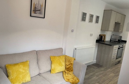Swadlincote Apartment | Silver Stag Properties, Self-Contained Suite