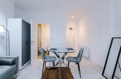 Bury Apartment | Silver Street | Deluxe Studio Apartment