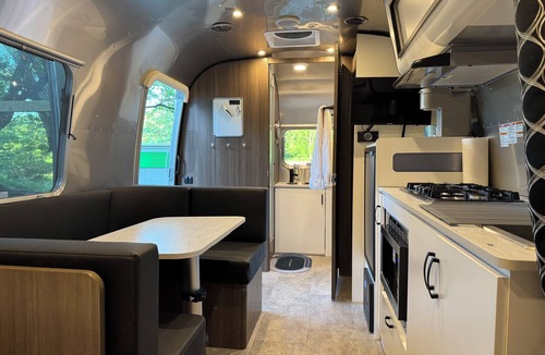 Ashland House | Silver Surfer Airstream with 4 person Hot Tub