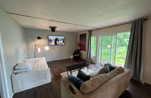 Ramara House | Silver Wood Cottage overlooking Lake Simcoe!