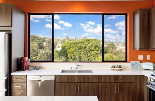 Silver Lake House | Silverlake Sunset Treehouse Art-Filled Escape w/Jacuzzi + Sauna | AvantStay
