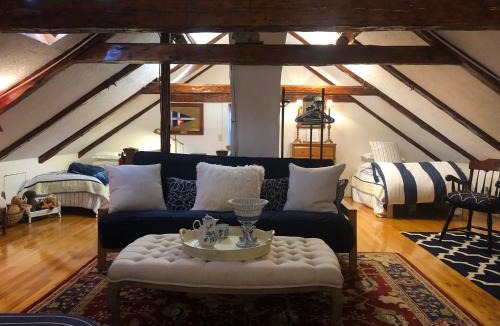 Marion Bed & Breakfast | Silvershell Inn