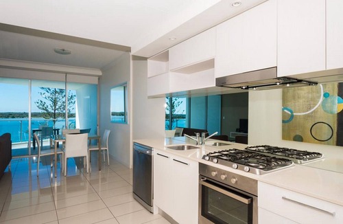 Biggera Waters Apartment | Silvershore Apartments on the Broadwater