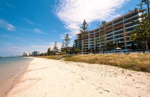 Biggera Waters Apartment | Silvershore Apartments on the Broadwater