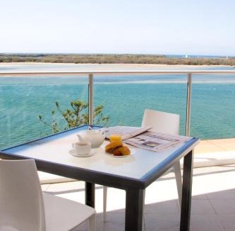 Biggera Waters Apartment | Silvershore Apartments on the Broadwater