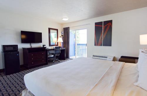 North Spokane Hotel | SilverStone Inn North Spokane