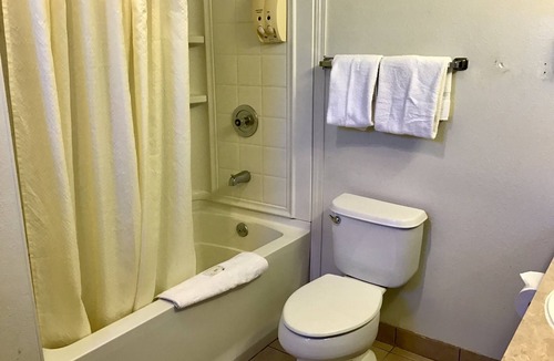 Outlook Hotel | SilverStone Lite