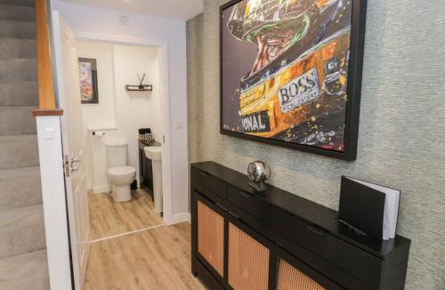 Silverstone House | Silverstone Paddock Retreat