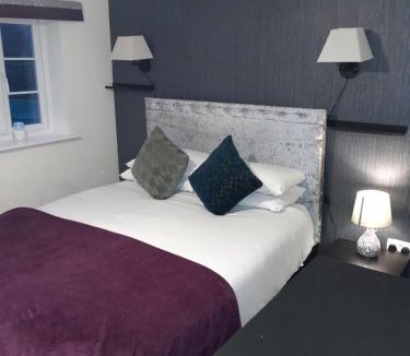 Silverstone House | Silverstone White House