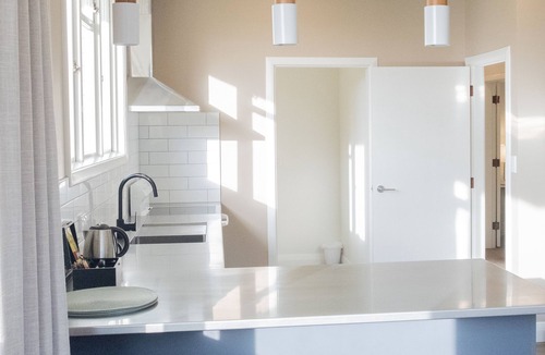 Stokes Valley Hotel | Silverstream Retreat