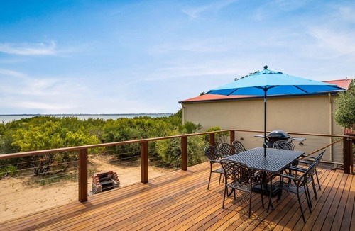 Silverleaves House | SilverTide Retreat in Silverleaves