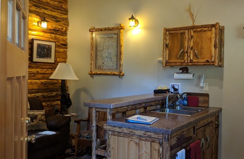 Cooke City-Silver Gate Cabin | SilverTip Cabins-Next to Yellowstone's NE Entrance, Silver Gate, MT