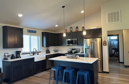 Athol House | Silverwood 1.6 milesnSpacious 4-bedroom house in beautiful North Idaho