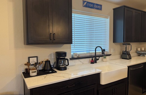 Athol House | Silverwood 1.6 milesnSpacious 4-bedroom house in beautiful North Idaho