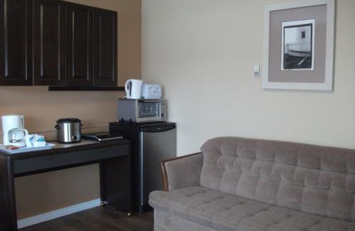Bay Roberts Hotel | Silverwood Inn Hotel Bay Roberts