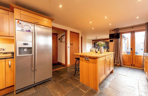 Muxton House | Silverwood Main House | Modern & Spacious - Pass the Keys