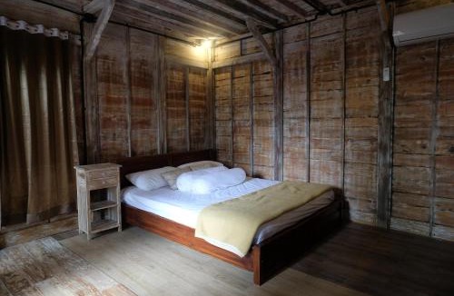 Batubulan Villa | Silvi Joglo House & Private Pool