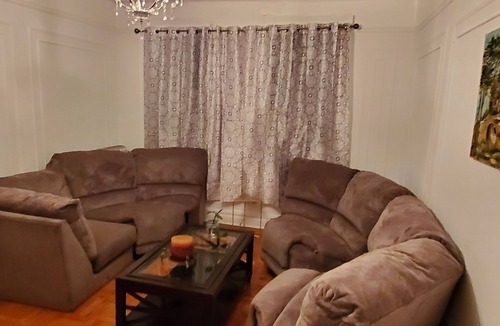 West Bronx Apartment | SILVIAS PLACE
