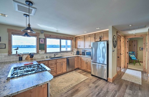 Anacortes House | Similk Bay Retreat with Deck, Fire Pit + Hot Tub!