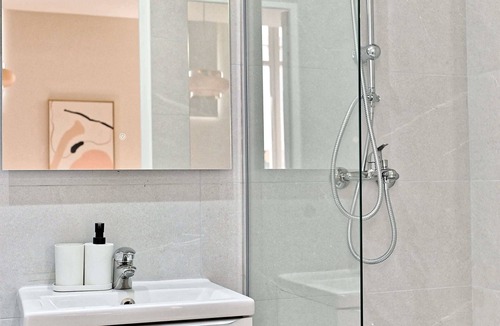 Le Pre-Saint-Gervais Apartment | Simonnot 2