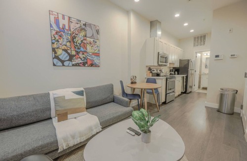 Theatre District Apartment | Simple 1br | Financial District | Keyless Entry
