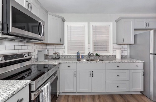 Huntsville House | Simple, 2-Bedroom Home Near Lowe Mill