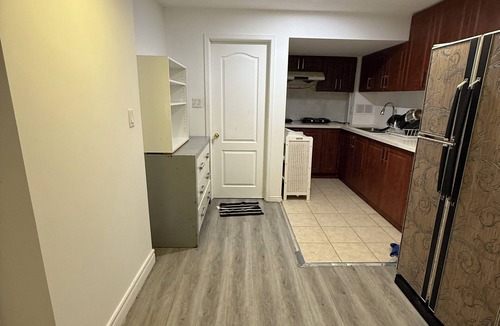 Oshawa House | Simple 3-Bedrooms basement apartment ,Walk to Ontario Tech & Durham College.