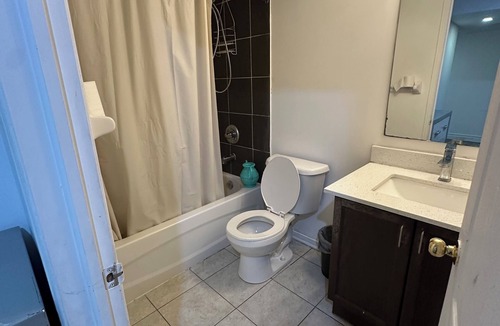Oshawa House | Simple 3-Bedrooms basement apartment ,Walk to Ontario Tech & Durham College.