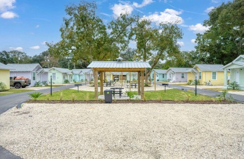 South Pensacola Cottage | Simple & Affordable Studio minutes from NAS