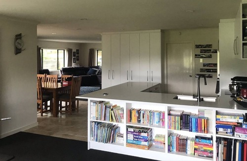 Hilltop House | Simple and comfortable