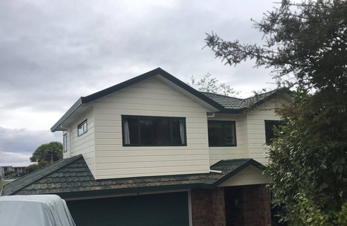 Hilltop House | Simple and comfortable