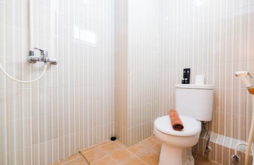 Depok Apartment | Simple and Homey Studio Room at Cinere Resort Apartment By Travelio