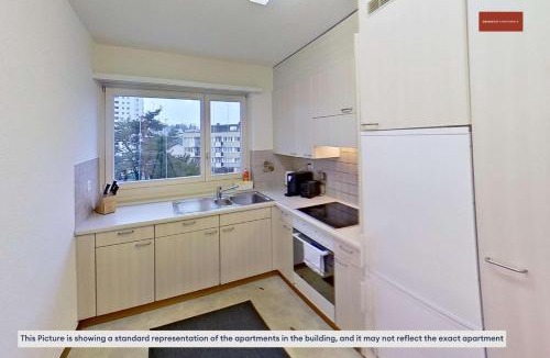 Seebach Apartment | Simple and Warm on Köschenrütistrasse