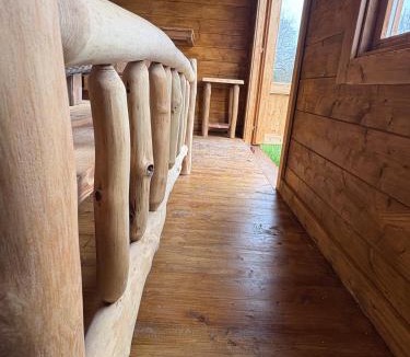 Chiddingstone Ski Chalet | Simple Basketmakers Hut Cabin for Two