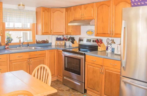 Surfside House | Simple beach cottage close to Surfside Beach