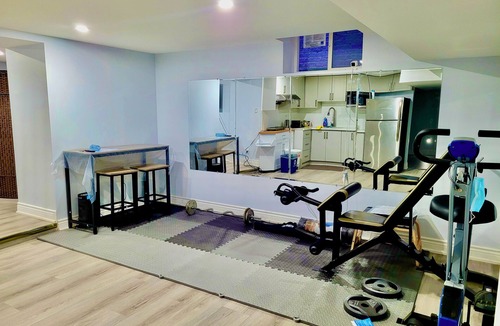 West Hill House | Simple Budget Room for Solo Traveller