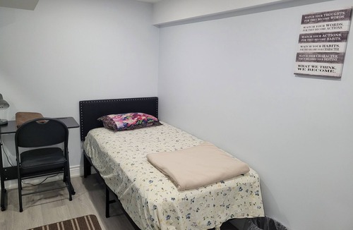 West Hill House | Simple Budget Room for Solo Traveller