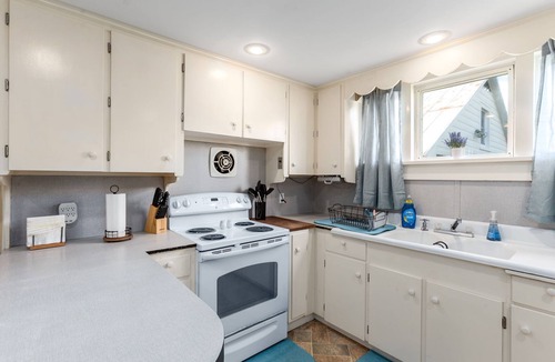 Lairdsville House | Simple Comforts – Family/Pet-Friendly Stay