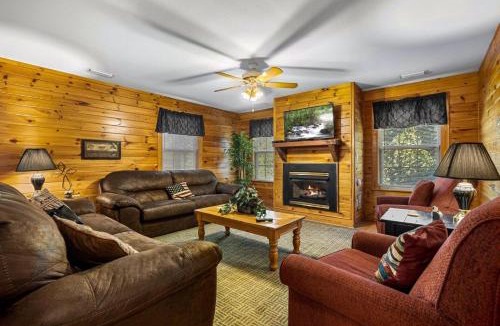 Pigeon Forge Apartment | Simple Condo for Urban Time-Off
