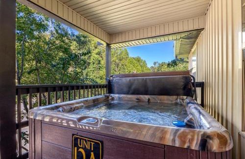 Pigeon Forge Apartment | Simple Condo for Urban Time-Off