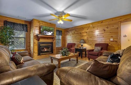 Pigeon Forge Apartment | Simple Condo for Urban Time-Off
