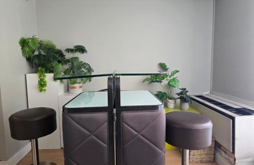 Victoria Hills House | Simple entire apartment 2 bedroom night rest