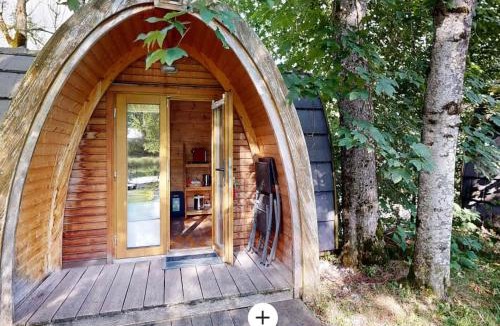 Zweisimmen House | Simple LakePod Nature Escape near Gstaad and Interlaken
