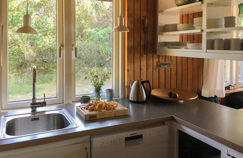 Skiveren House | Simple living in the 70s summer house at Skiveren