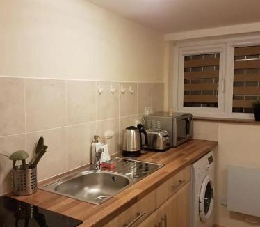 Heaton Apartment | Simple Private Studio