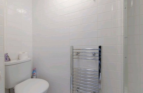 Heaton House | Simple Private Studio