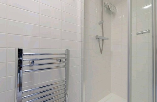 Heaton House | Simple Private Studio