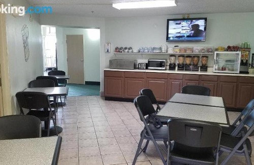 Guymon Hotel | Simple Rewards Inn