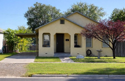 Roswell House | Simple & Spacious 3/1~2 Pets Stay For Free!