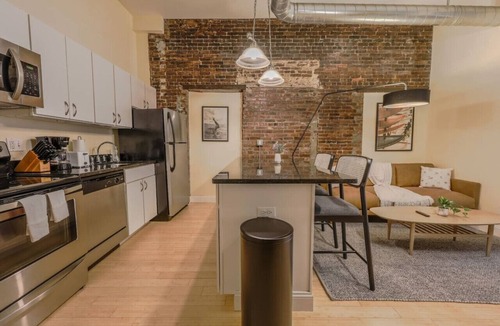 Downtown Boston Apartment | Simple & Spacious Apartment!